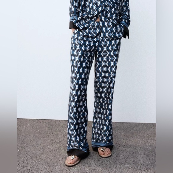 🔥🔥Zara Geometric print pants - Picture 1 of 4